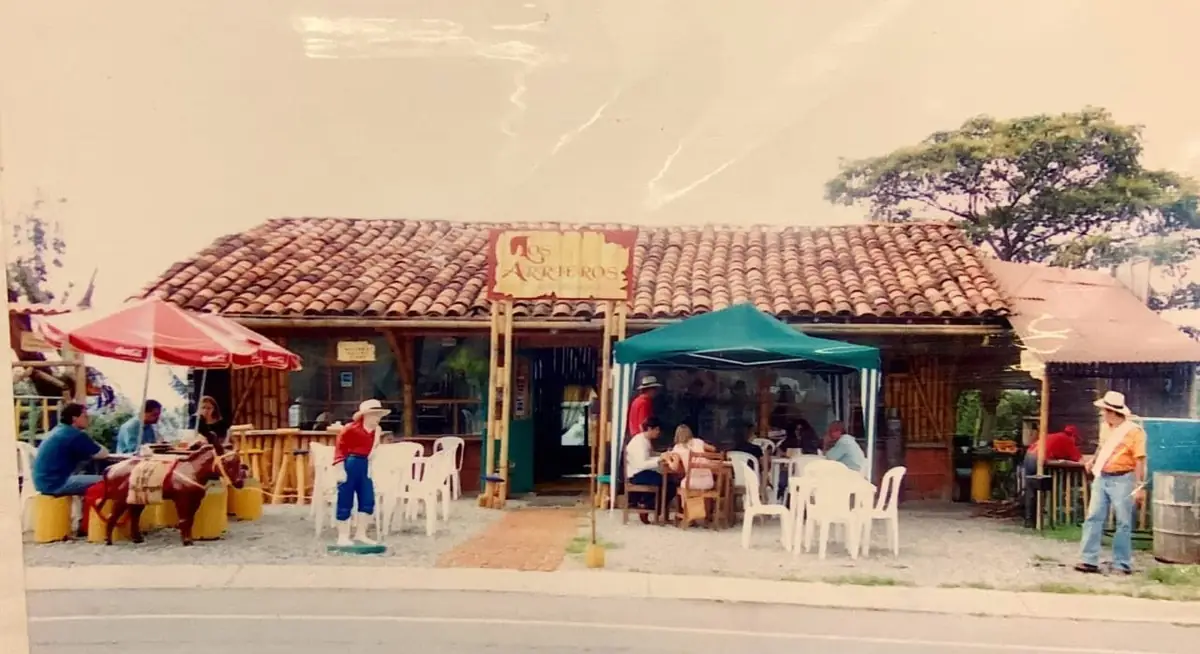 Fachada original de Restaurante Parrilla Los Arrieros en la vía vieja a Chinchiná